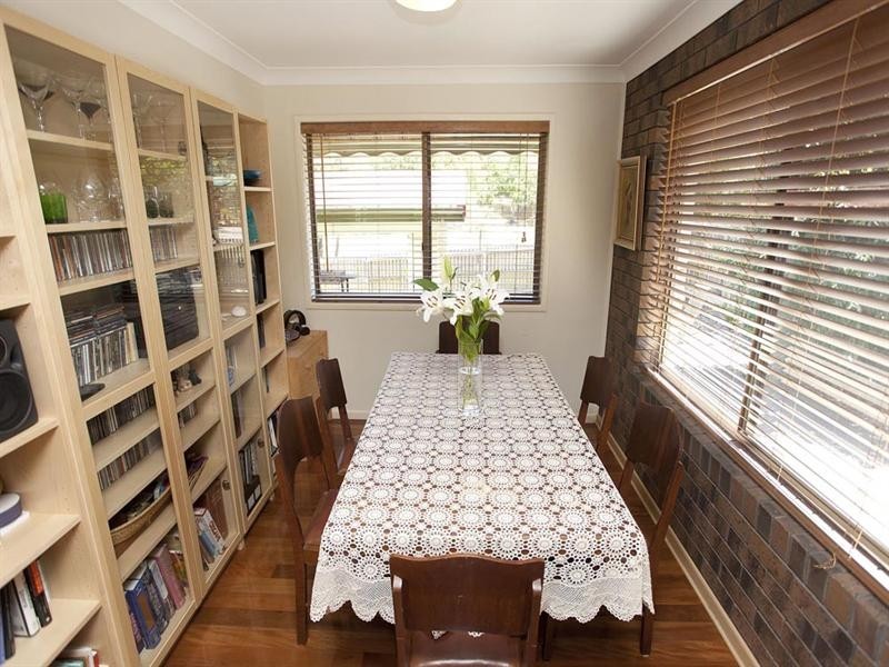 25 Hector Road, Holland Park QLD 4121