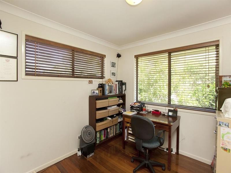 25 Hector Road, Holland Park QLD 4121