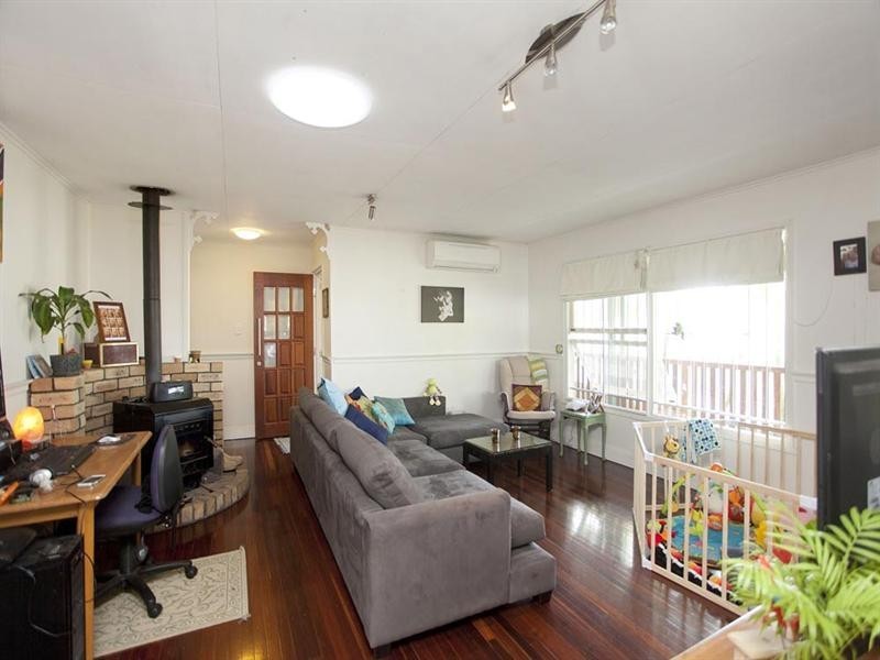 14 Biplex Street, Mansfield QLD 4122