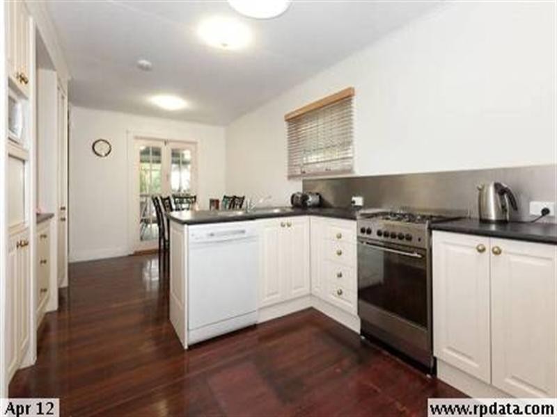 14 Biplex Street, Mansfield QLD 4122