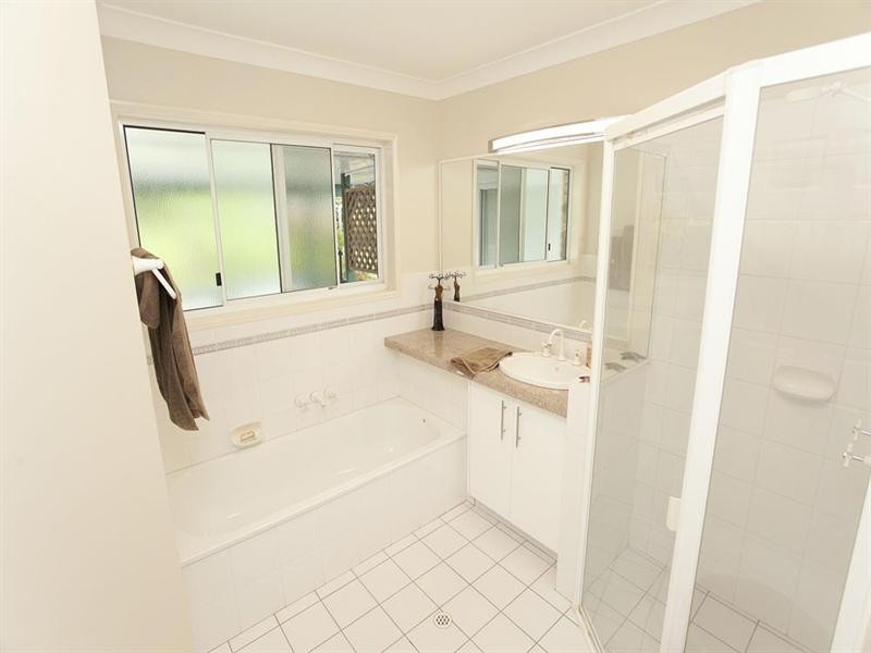 11 Monet Crescent, Mackenzie QLD 4156