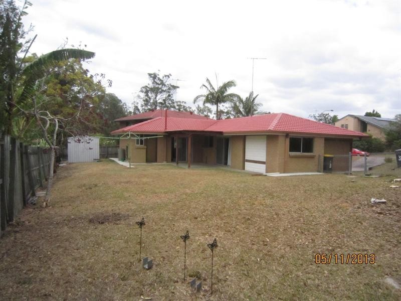 3 Muirfield Street, Macgregor QLD 4109