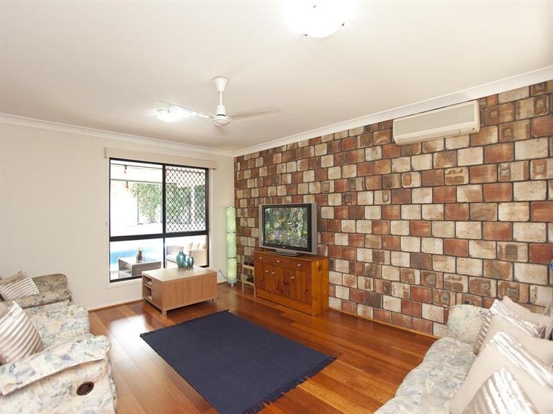 39 Mansfield Place, Mansfield QLD 4122