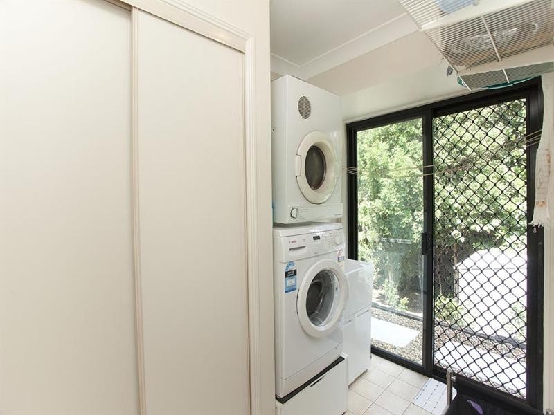 39 Mansfield Place, Mansfield QLD 4122