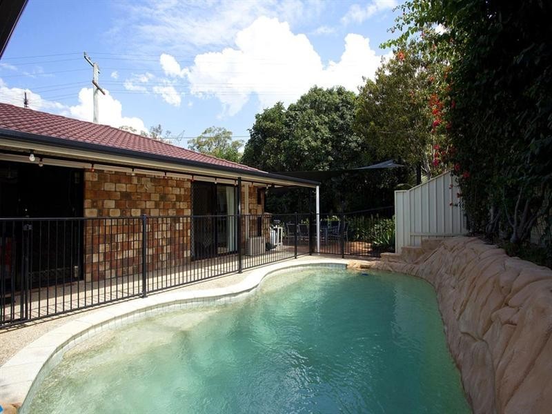 39 Mansfield Place, Mansfield QLD 4122