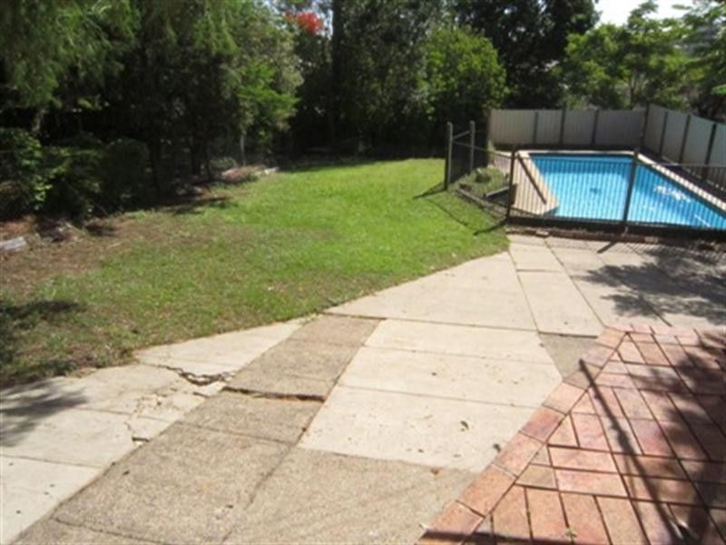 35 Crest Street, Mount Gravatt East QLD 4122