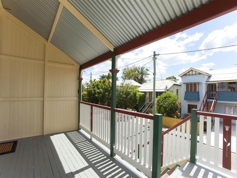 2 Flower Street, Woolloongabba QLD 4102