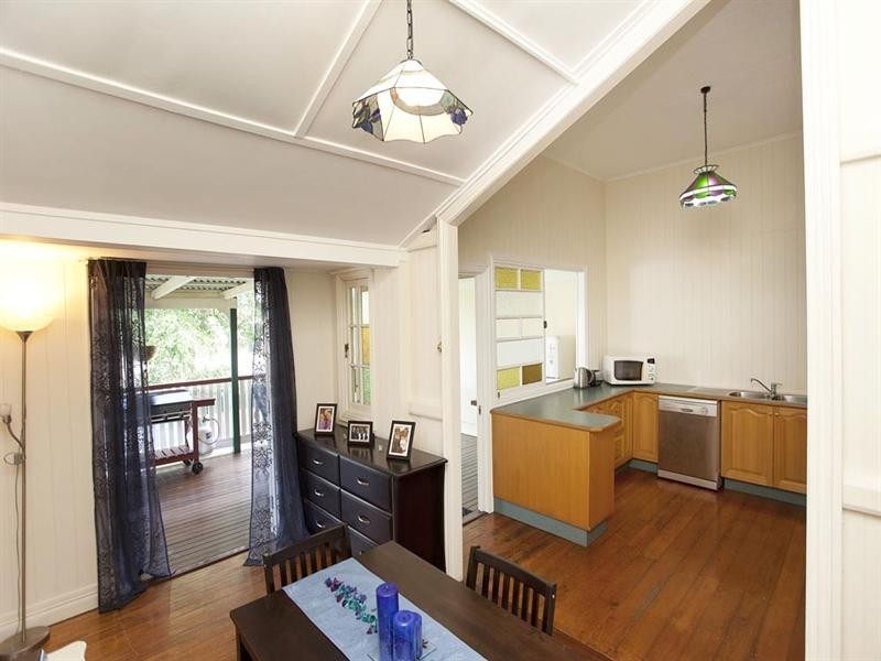 2 Flower Street, Woolloongabba QLD 4102