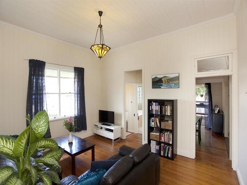 2 Flower Street, Woolloongabba QLD 4102