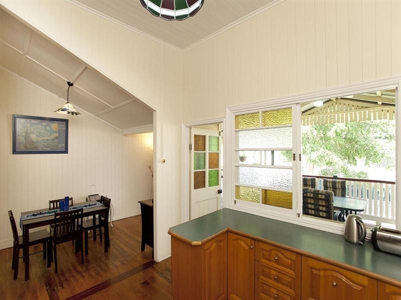 2 Flower Street, Woolloongabba QLD 4102