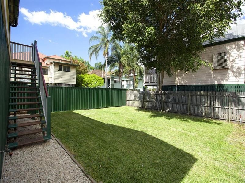 2 Flower Street, Woolloongabba QLD 4102