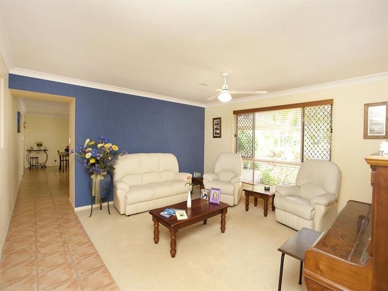 27 St Andrew Place, Wishart QLD 4122