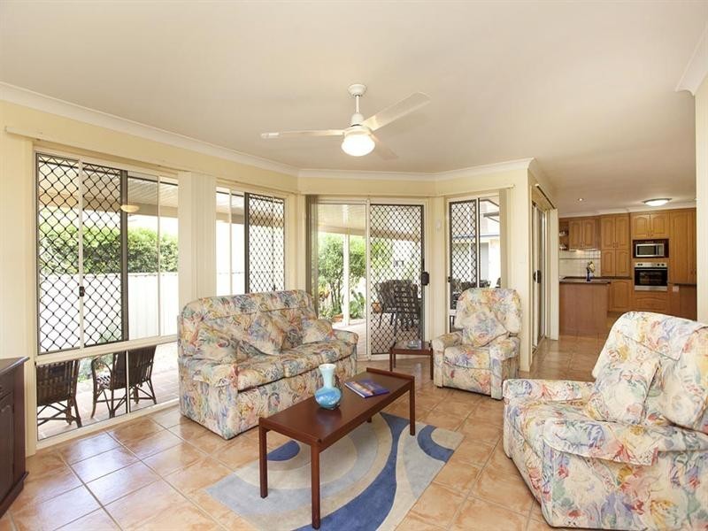 27 St Andrew Place, Wishart QLD 4122