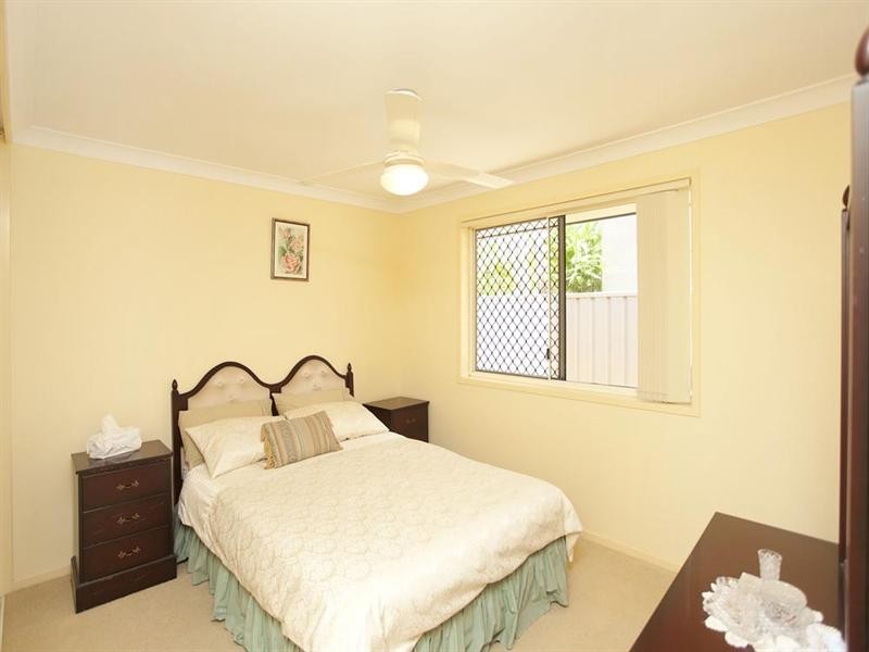 27 St Andrew Place, Wishart QLD 4122