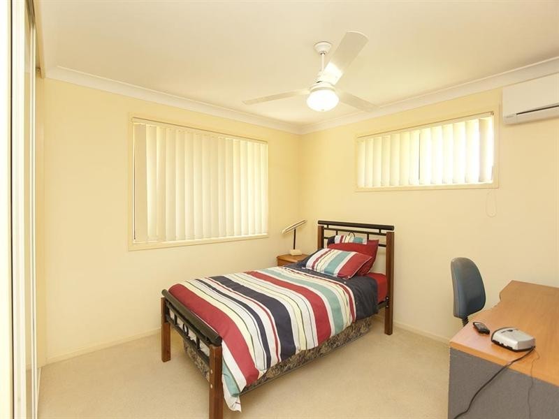 27 St Andrew Place, Wishart QLD 4122