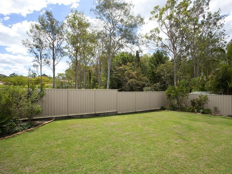 27 St Andrew Place, Wishart QLD 4122