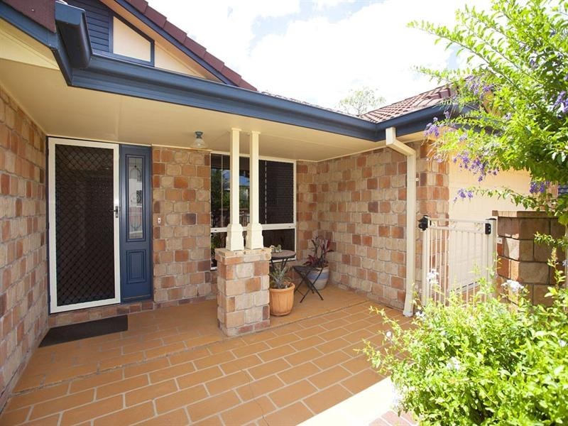 27 St Andrew Place, Wishart QLD 4122