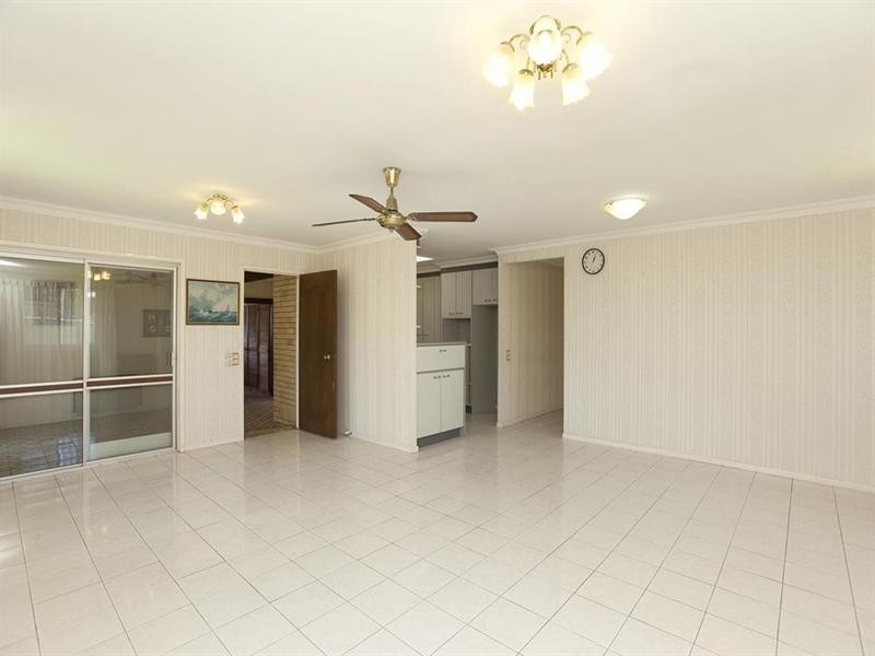 9 Iberis Street, Macgregor QLD 4109