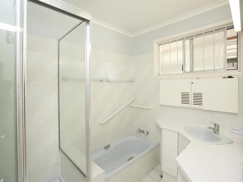 9 Iberis Street, Macgregor QLD 4109