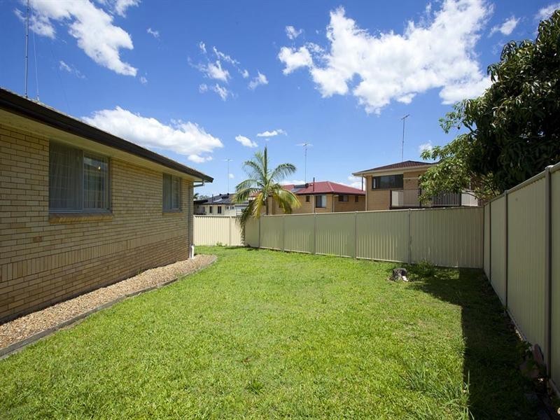 9 Iberis Street, Macgregor QLD 4109