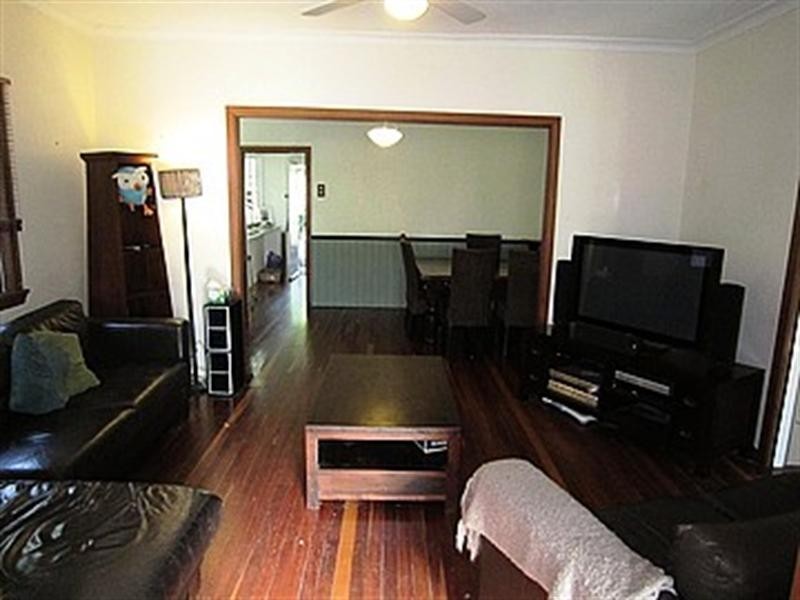 103 Creek Road, Mount Gravatt East QLD 4122