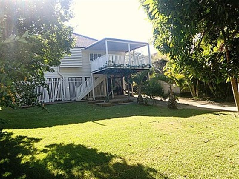 103 Creek Road, Mount Gravatt East QLD 4122