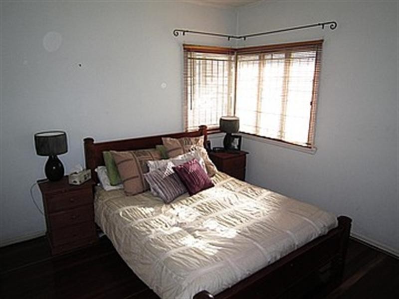 103 Creek Road, Mount Gravatt East QLD 4122