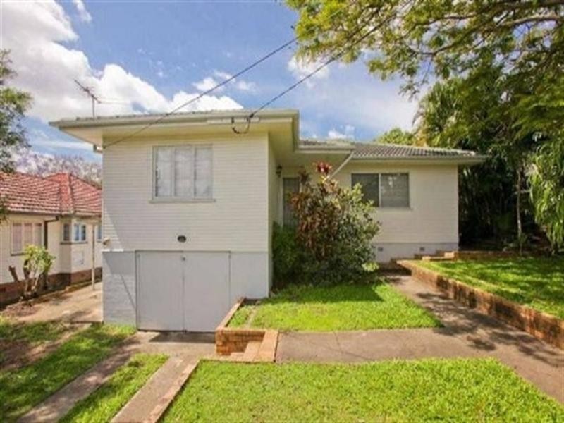 102 Marshall Road, Holland Park QLD 4121