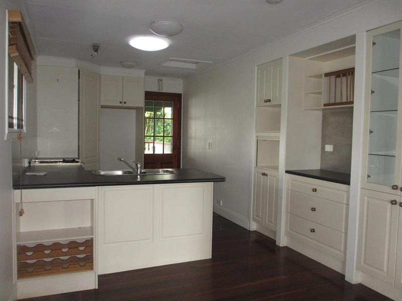 14 Biplex Street, Mansfield QLD 4122