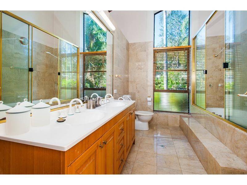 15 Sandringham Street, Mansfield QLD 4122