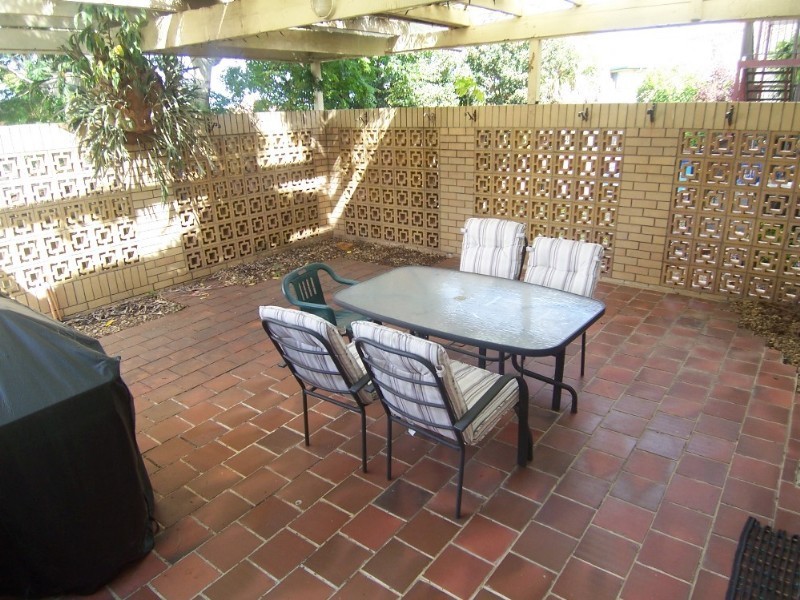 35 Le Grand Street, Macgregor QLD 4109