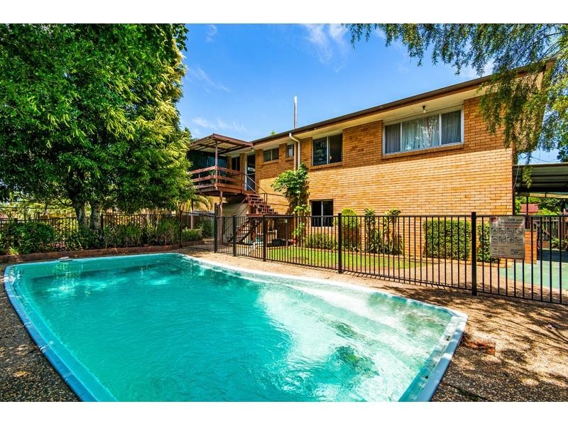 42 Chauvin Street, Robertson QLD 4109