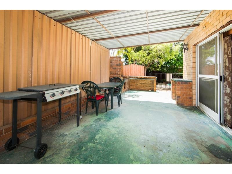 42 Chauvin Street, Robertson QLD 4109