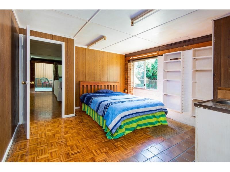 42 Chauvin Street, Robertson QLD 4109