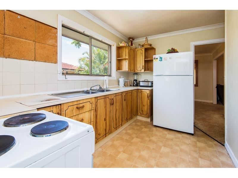 42 Chauvin Street, Robertson QLD 4109