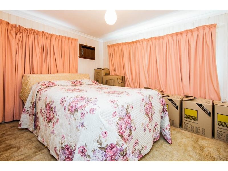 42 Chauvin Street, Robertson QLD 4109