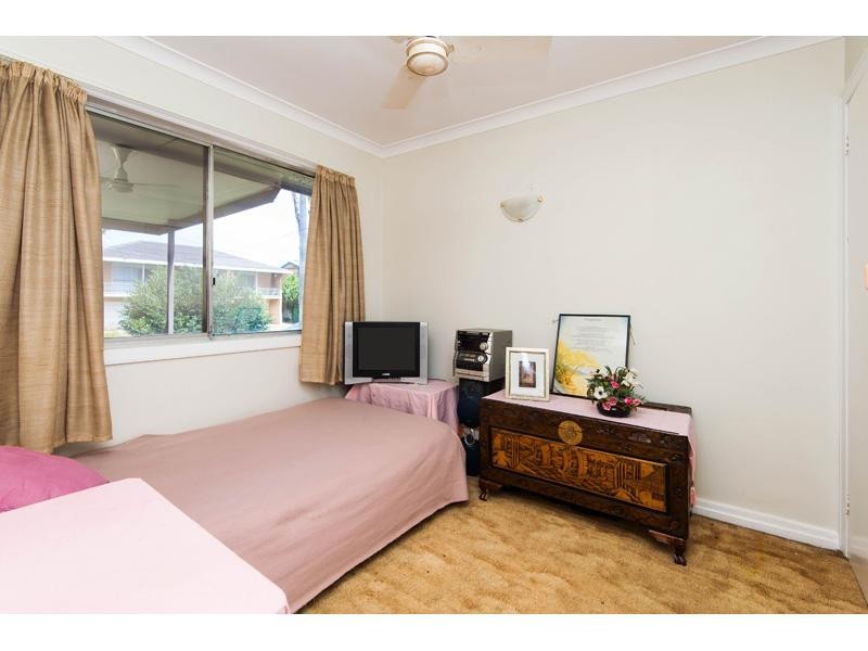 42 Chauvin Street, Robertson QLD 4109