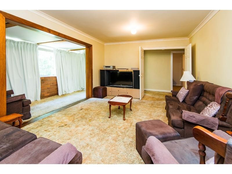 42 Chauvin Street, Robertson QLD 4109