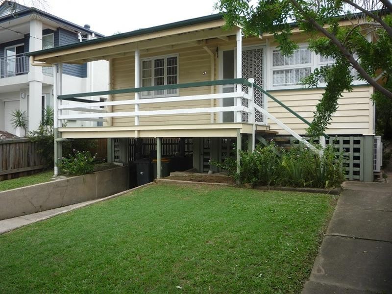 47 lancaster Street, Coorparoo QLD 4151