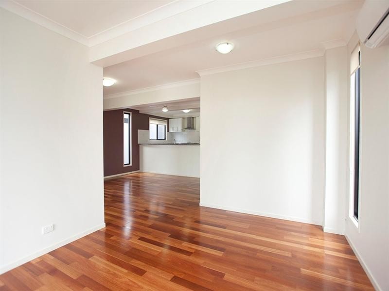 126 Wanda Road, Upper Mount Gravatt QLD 4122