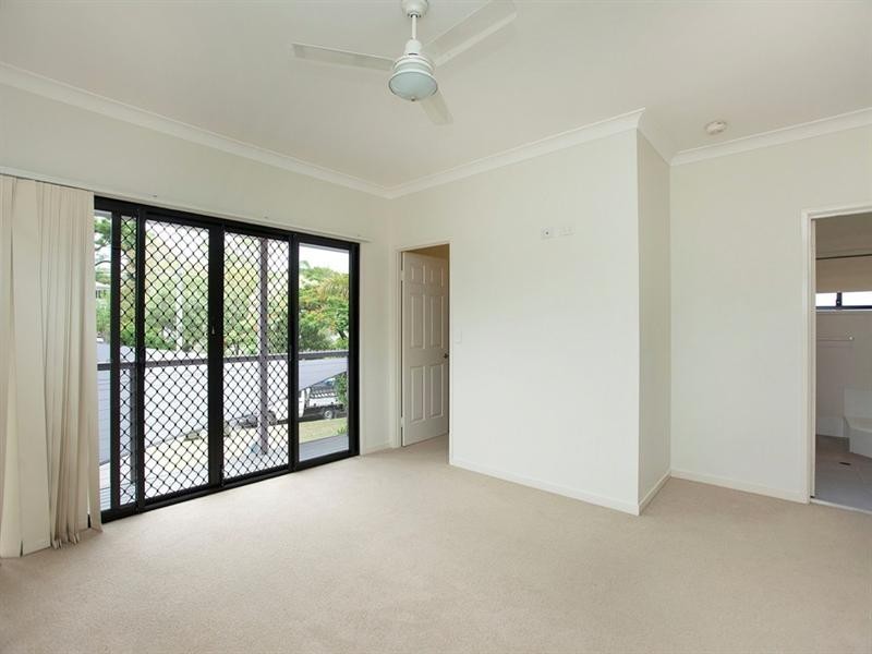 126 Wanda Road, Upper Mount Gravatt QLD 4122