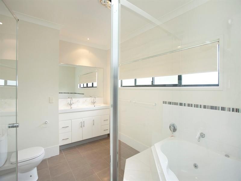 126 Wanda Road, Upper Mount Gravatt QLD 4122