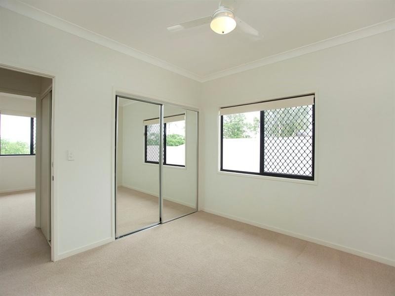 126 Wanda Road, Upper Mount Gravatt QLD 4122