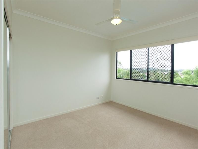 126 Wanda Road, Upper Mount Gravatt QLD 4122