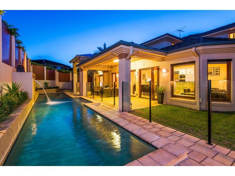 24 Sunset Place, Carindale QLD 4152