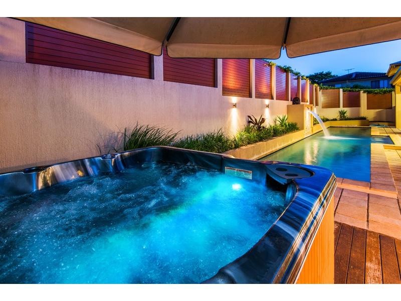 24 Sunset Place, Carindale QLD 4152