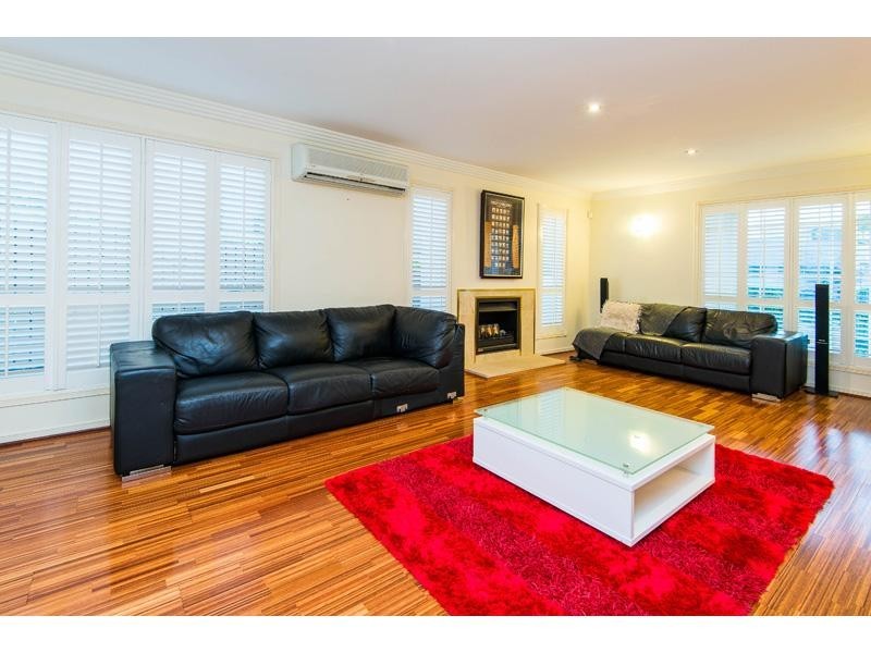 24 Sunset Place, Carindale QLD 4152