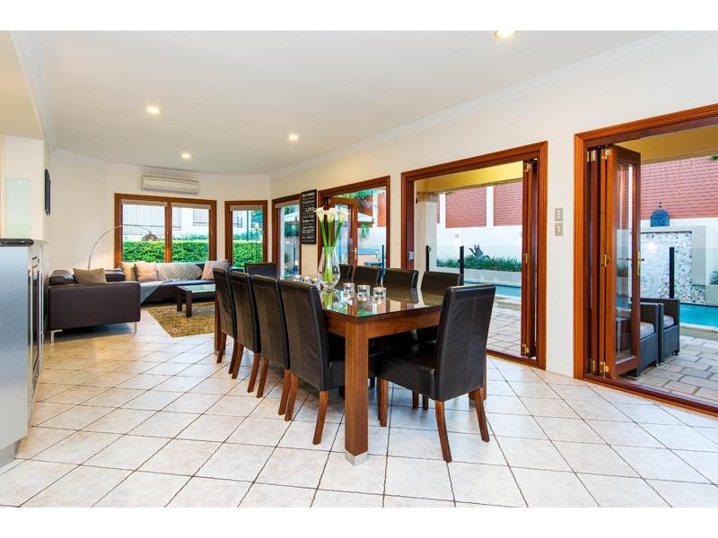 24 Sunset Place, Carindale QLD 4152