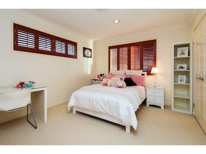 24 Sunset Place, Carindale QLD 4152