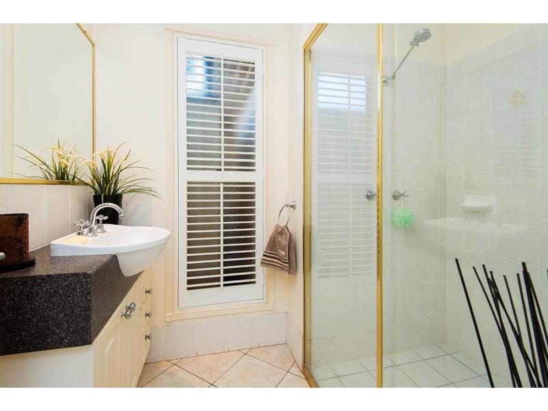 24 Sunset Place, Carindale QLD 4152